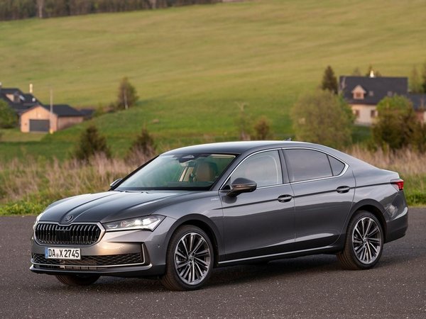 2025 Skoda Superb 1.5 LK Crystal